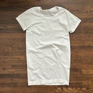 White Lululemon Swiftly Tech!